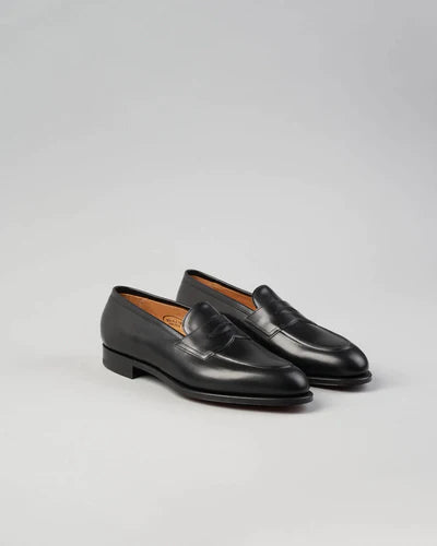 Effortless Sophistication: Exploring the Enduring Allure of Loafers